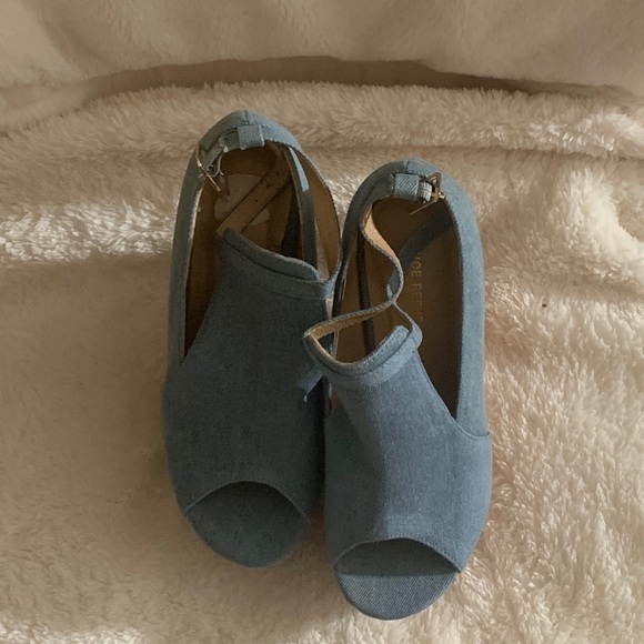 NWOT Nude Wedges - Picture 6 of 6